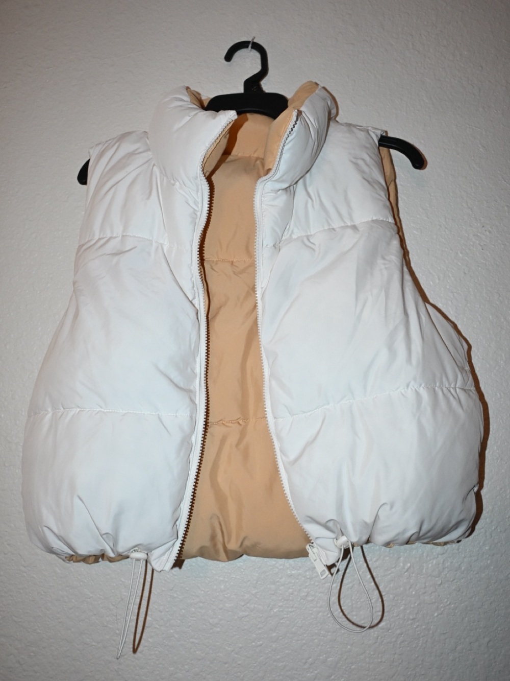 Love Tree Reversible White & Tan Puffer Vest